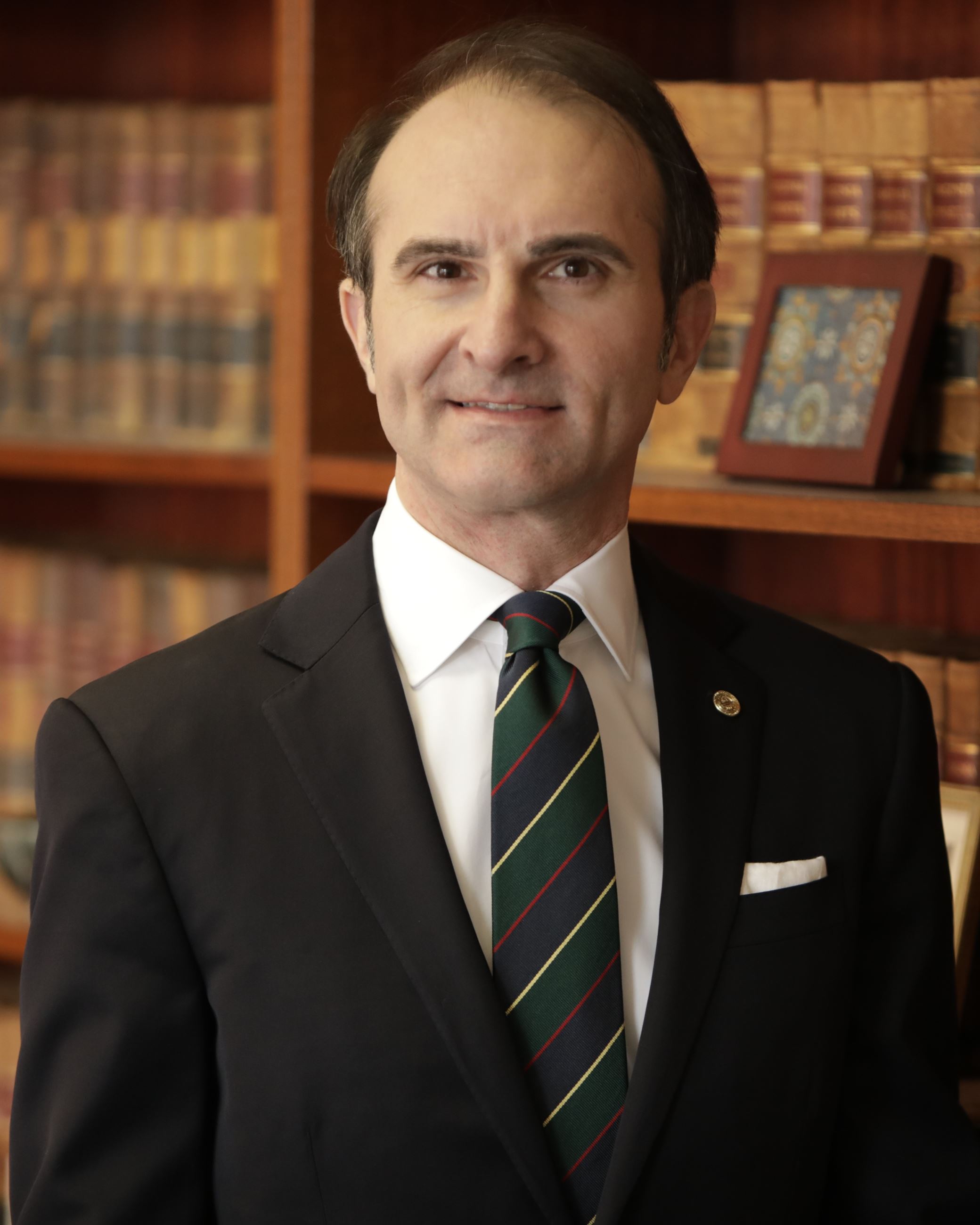 Ramin Headshot 2025 (4x5)